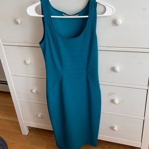 Rachel Roy size 2, color is more green. Zipper on the side